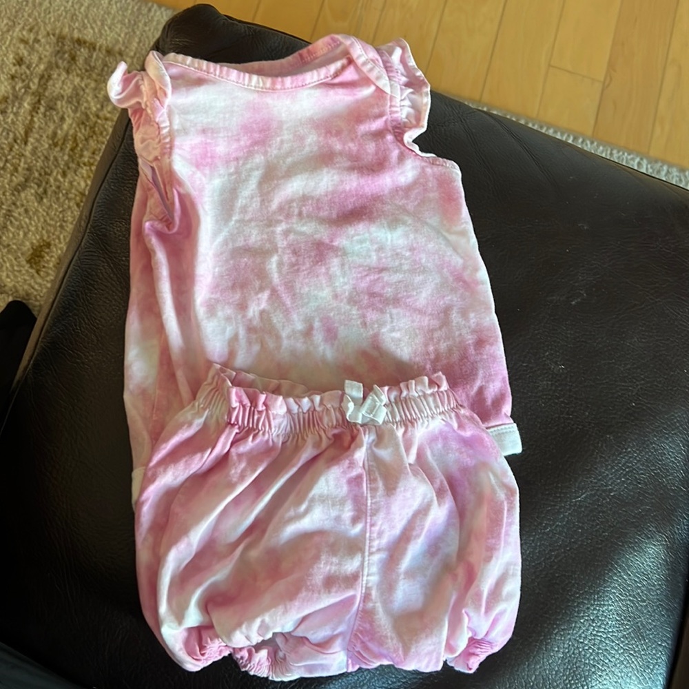 Gap tie dye onesie and bubble shorts set